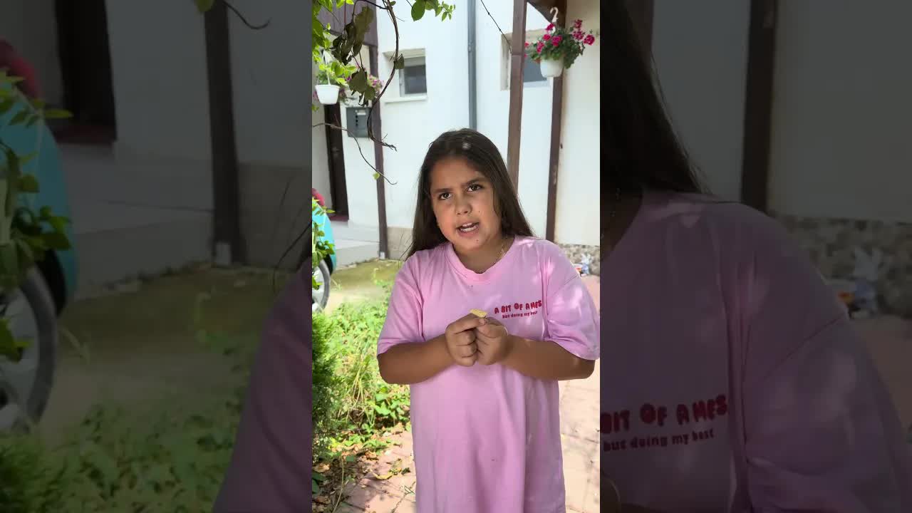 Maria și floarea care se urcă pe casă