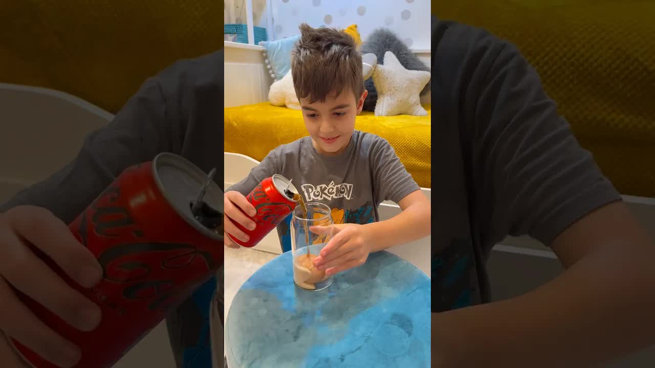 تجربة خلودة الكولا والبيض