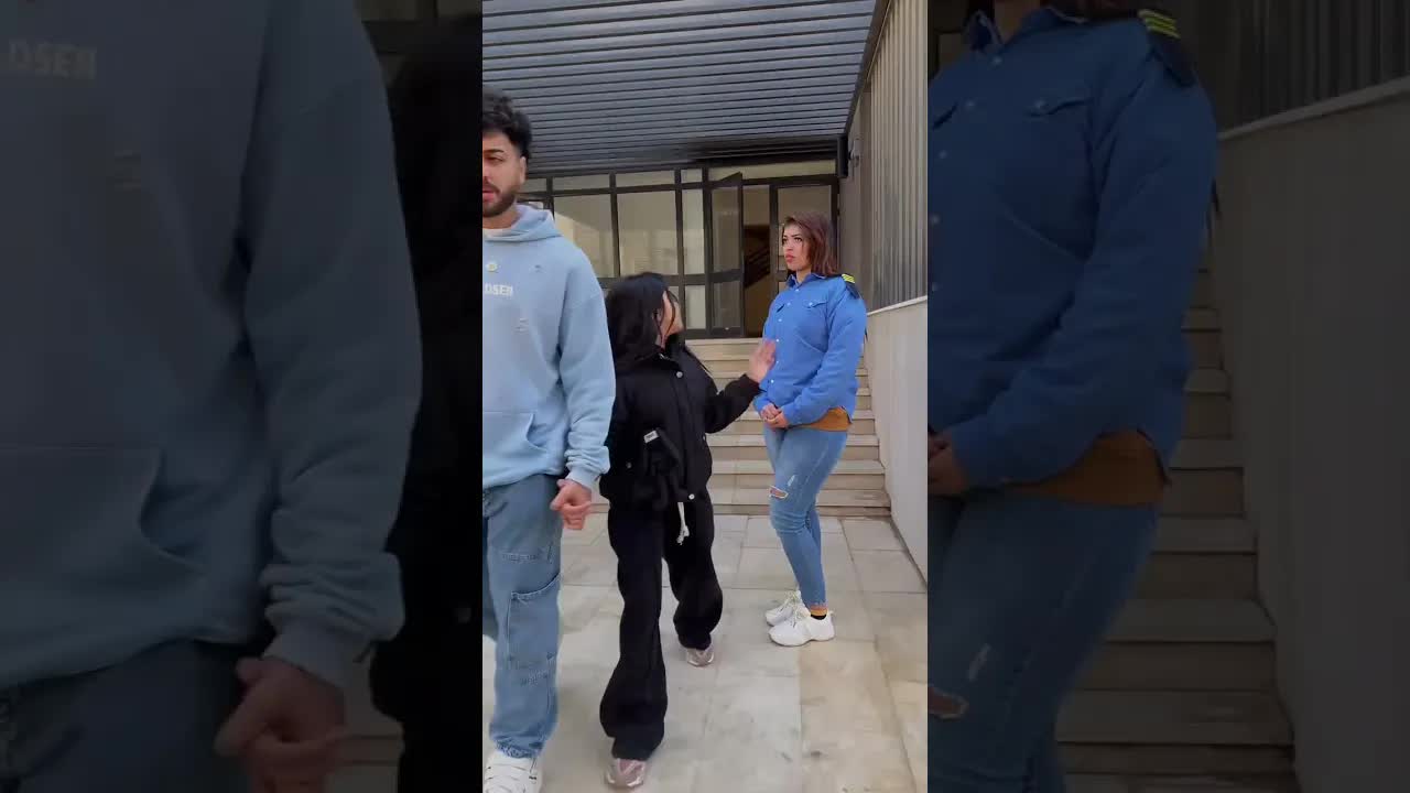 فيروز تعطي ملك 3000 جنيه لعلاج أمها