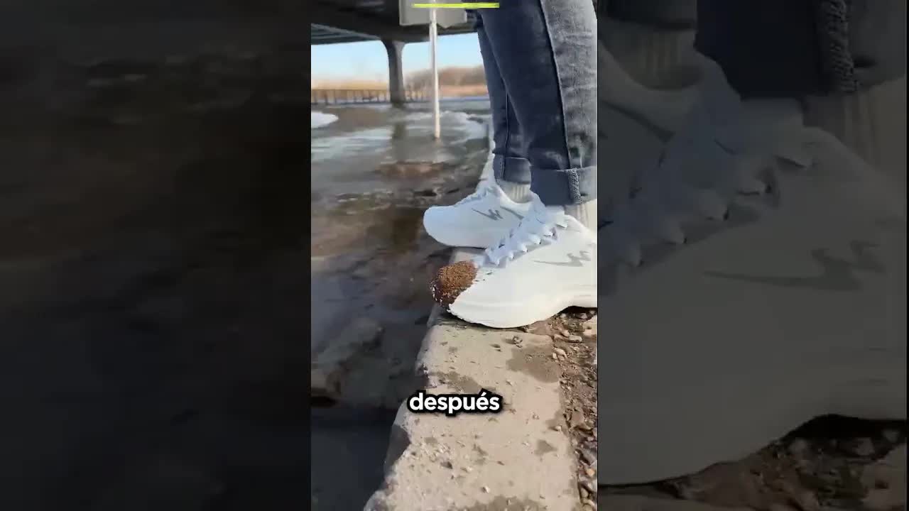 Una chica prueba zapatos que se limpian solos