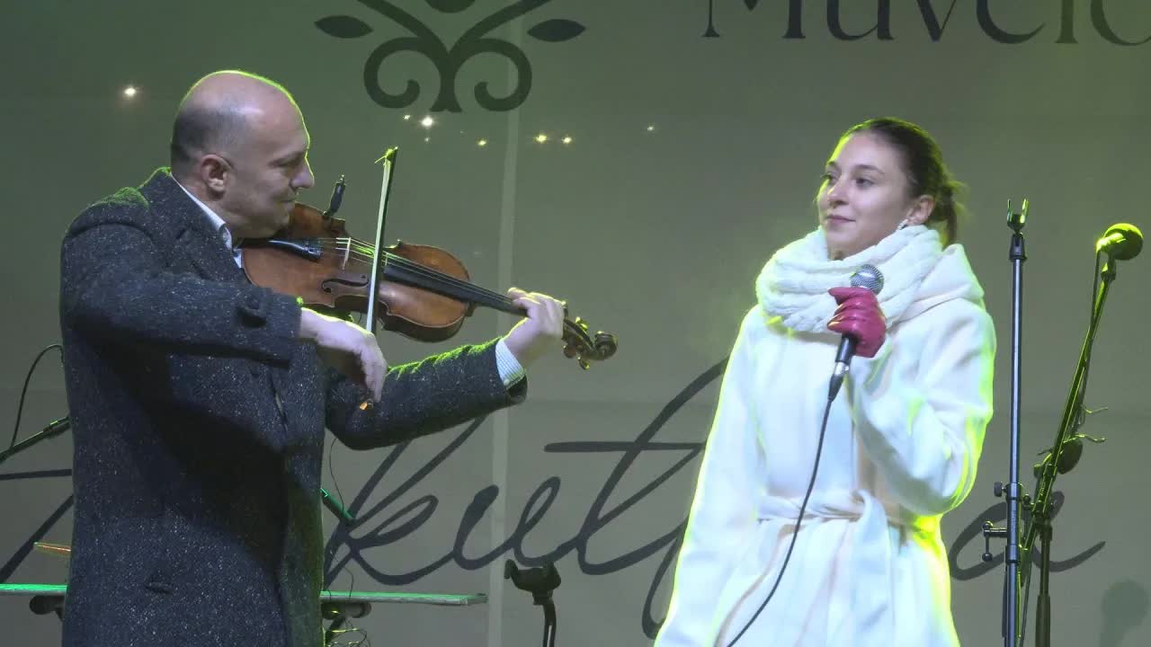 Kristóf Pár Koncertje a Székelyudvarhelyi Karácsonyi Vásáron