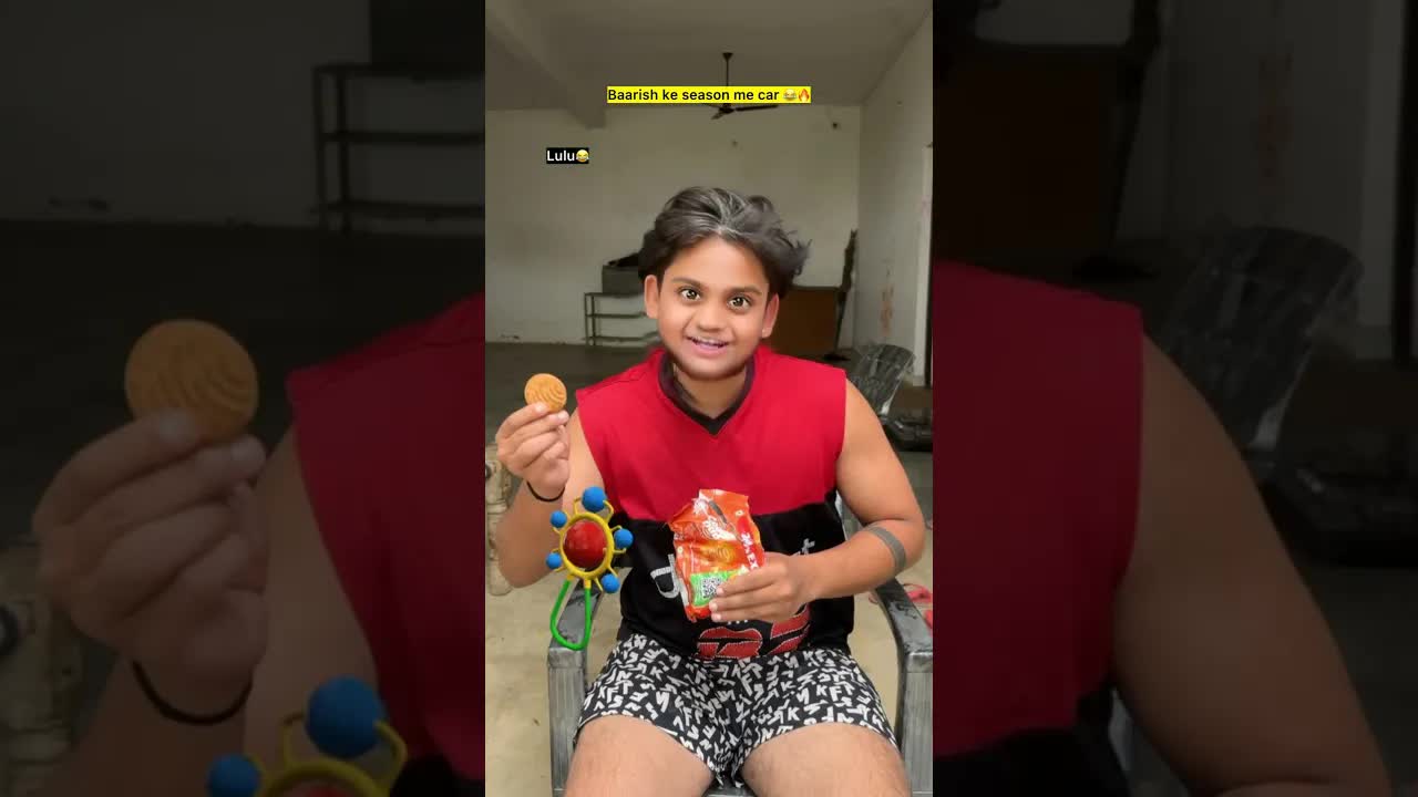 थार कार बारिश में फंस गई