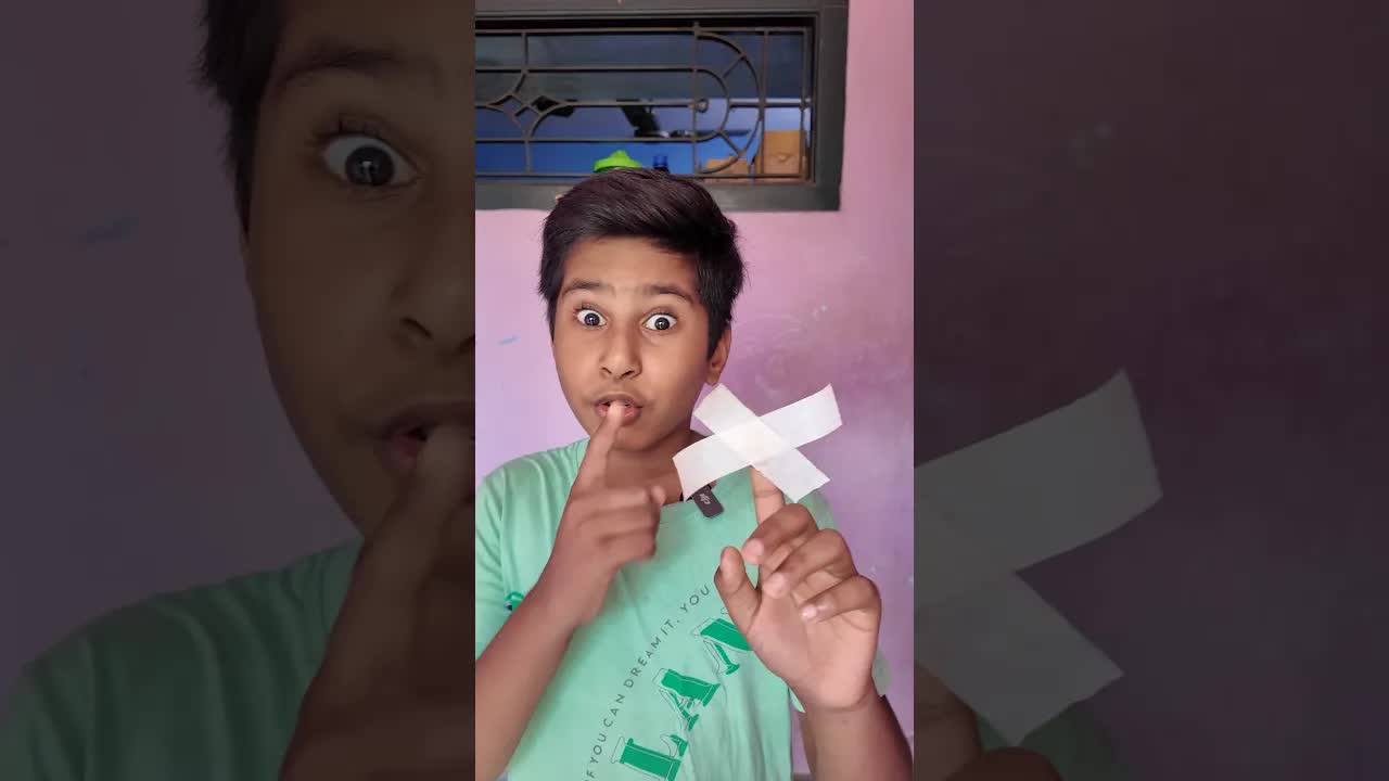 அப்பாவிடம் மாயம் காட்டும் பையன்