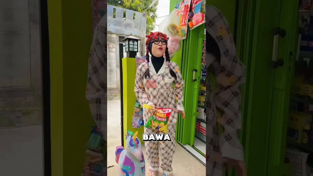 Nur Lupa Bawa Uang, Nenek Bayarkan Belanjaan