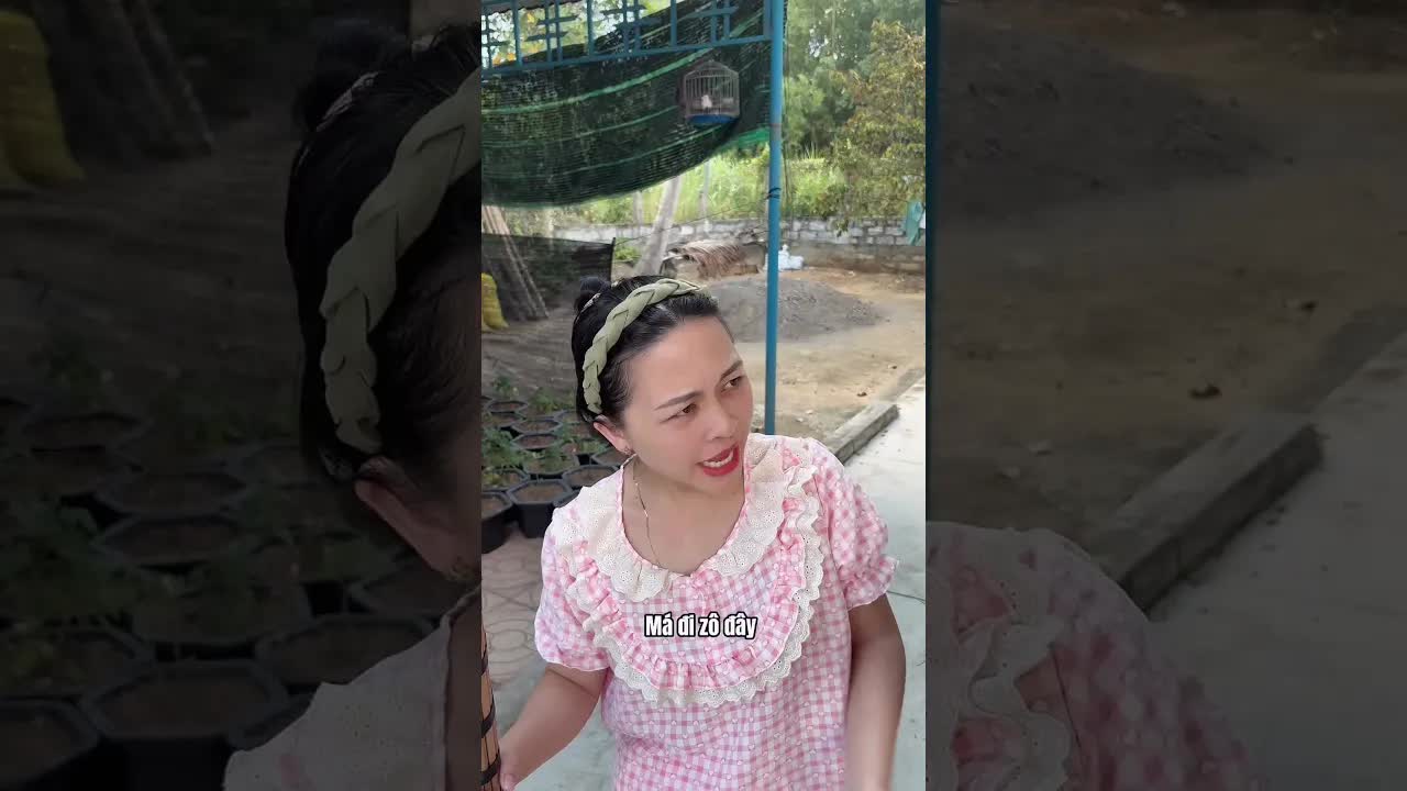 Cháu nghịch ngợm khiến bố mẹ dở khóc dở cười