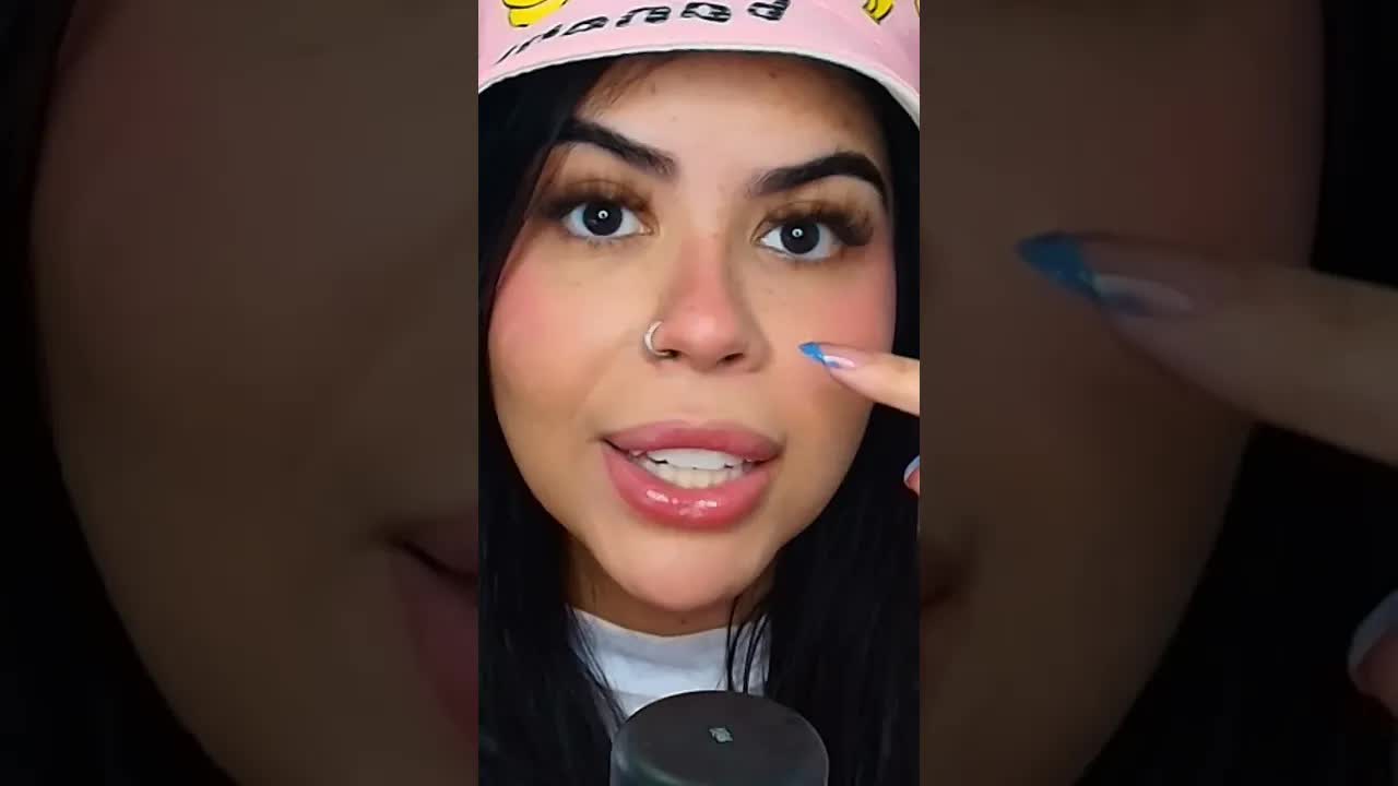 Tentando fazer sardas com spray de cabelo