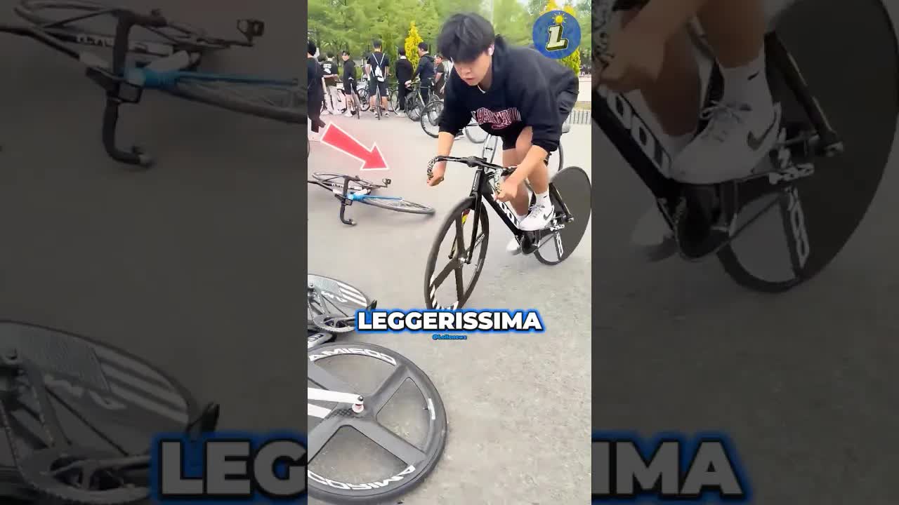 La bici in carbonio da 120mila euro che si rompe