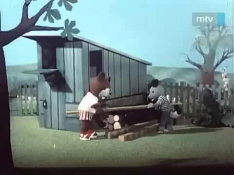 Füles és Malacka hintát készítenek