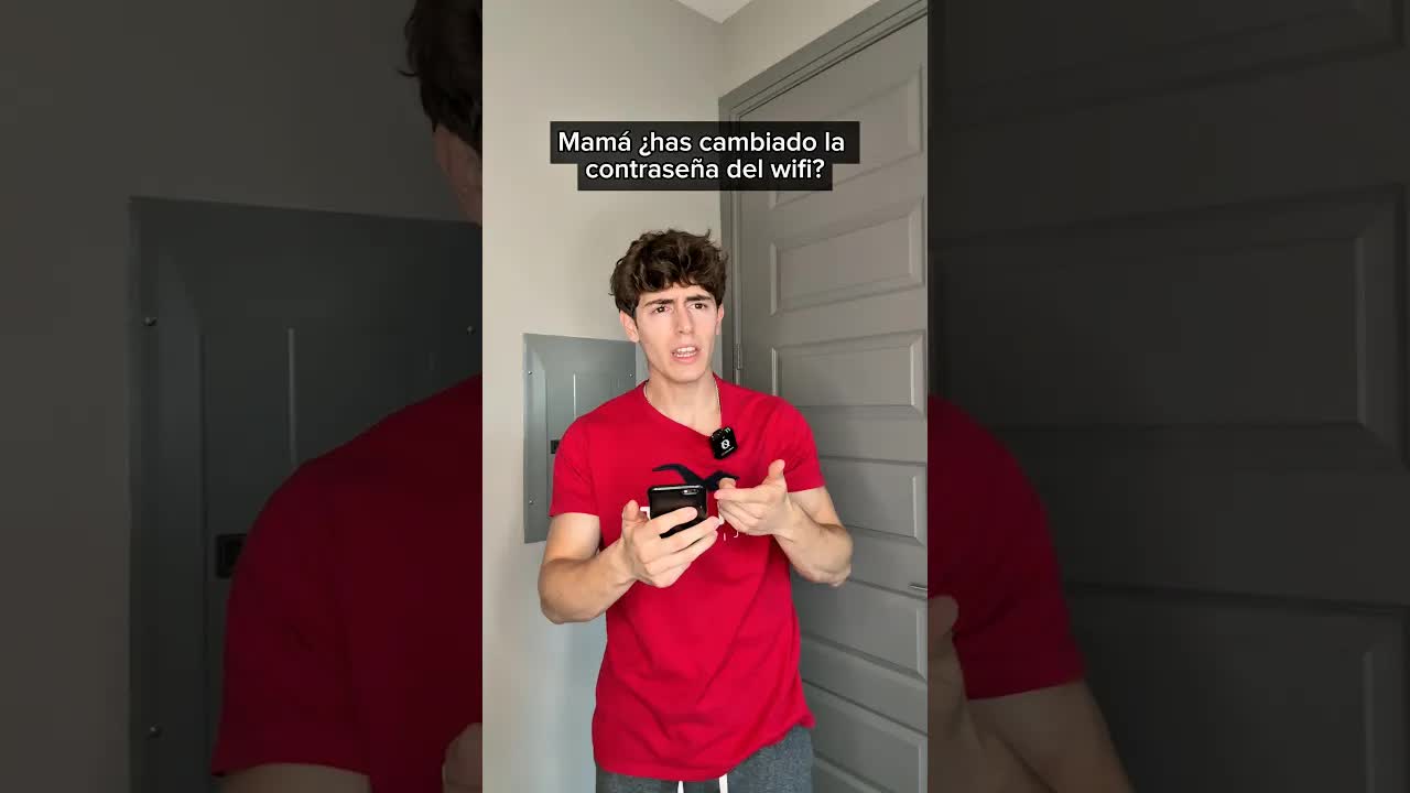 Mamá cambia la contraseña del wifi