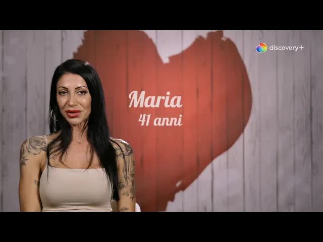 Primo appuntamento tra Carmine e Maria al ristorante