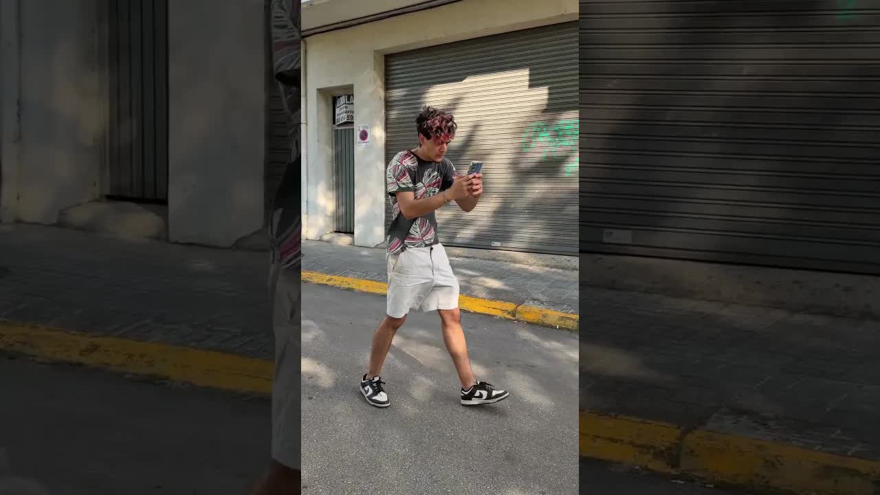 Comprobando adónde va la caca al tirar de la cadena