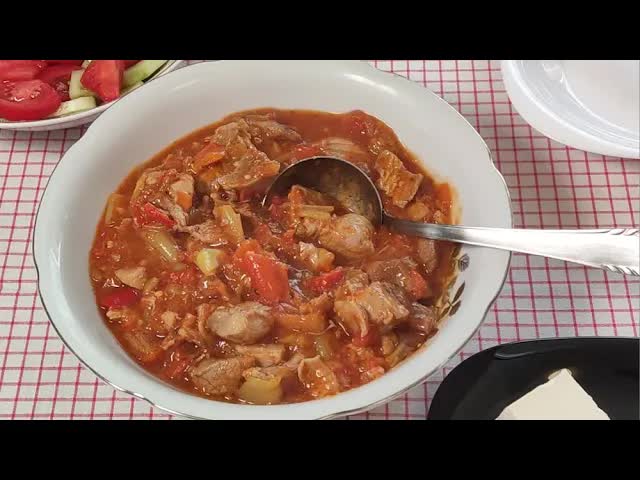 Priprema Leskovačke Mućkalice: Tradicionalni recept