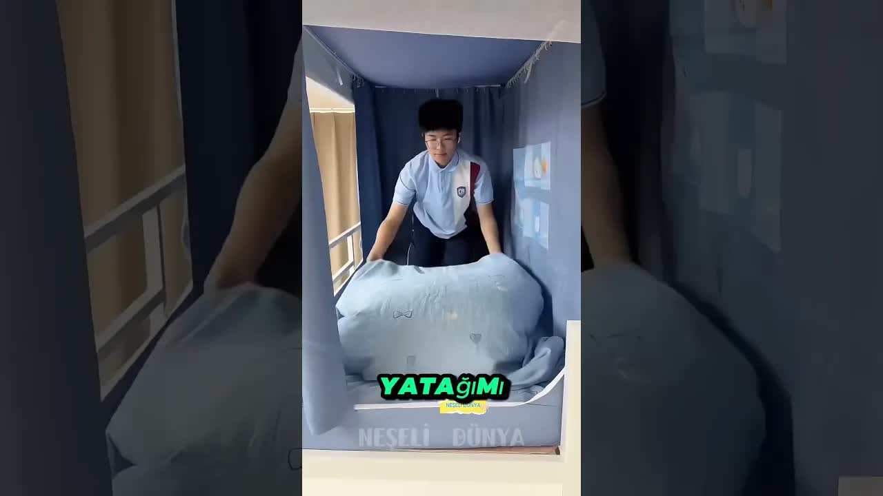 Fakir Öğrencinin Yurt Odasını Düzenleme Anı