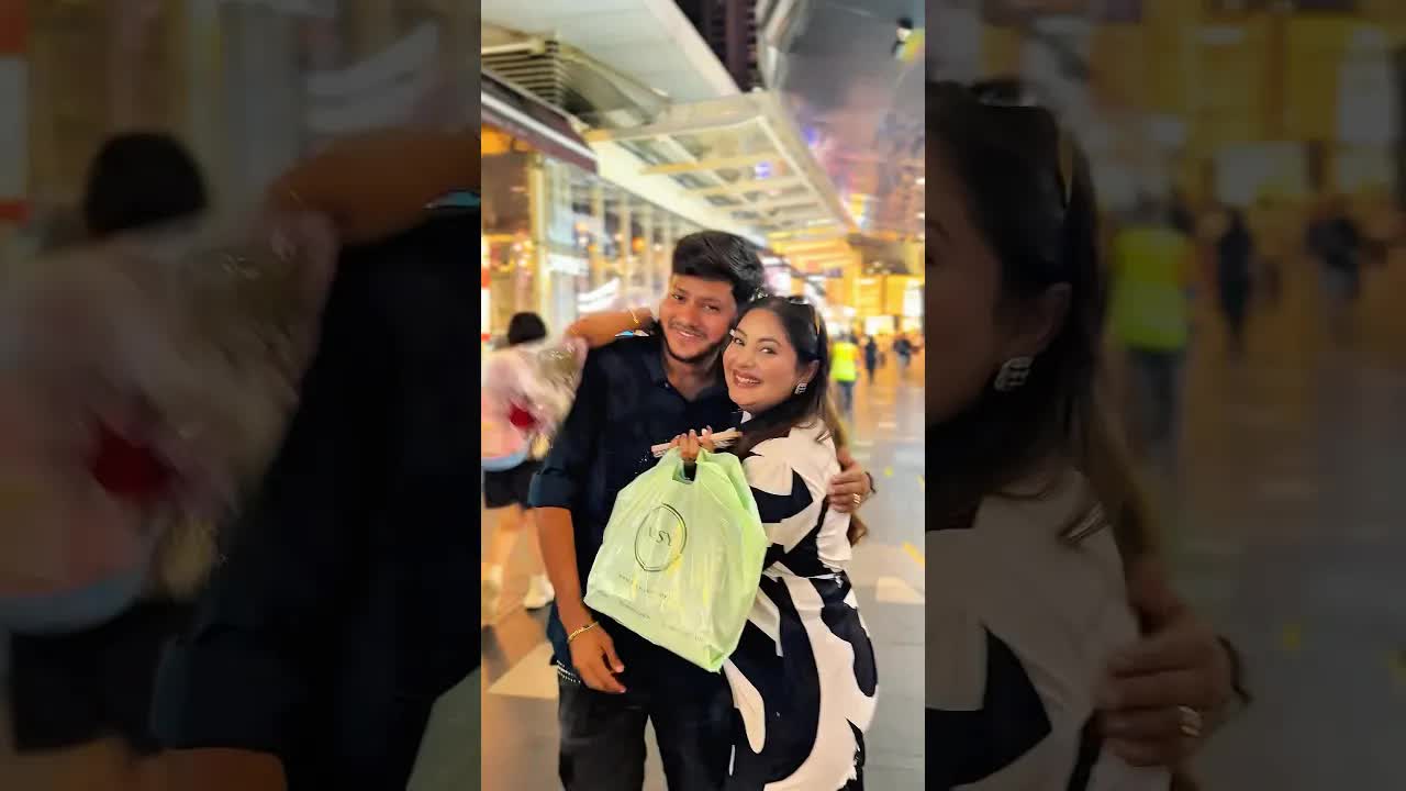 আমি আমার স্ত্রীর জন্য ফুল নিয়ে এসেছি