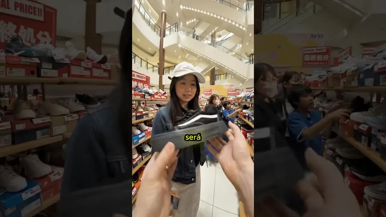 Preços de tênis em um shopping no Japão