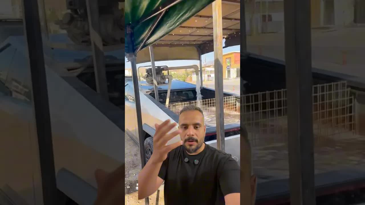 بيع السمك والرقي بسيارة تيسلا سايبر تراك