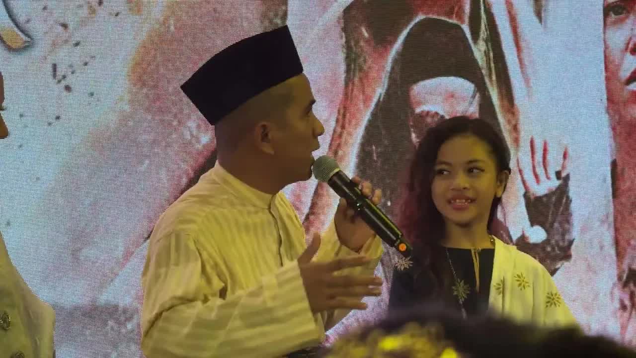 Temubual santai Bell Ngasri di malam gala