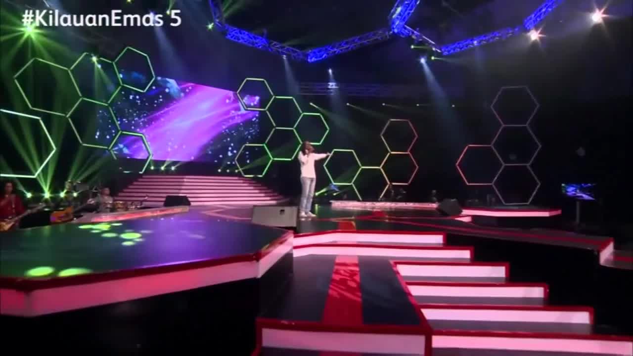 Luka cinta yang terpaksa dalam lagu balada