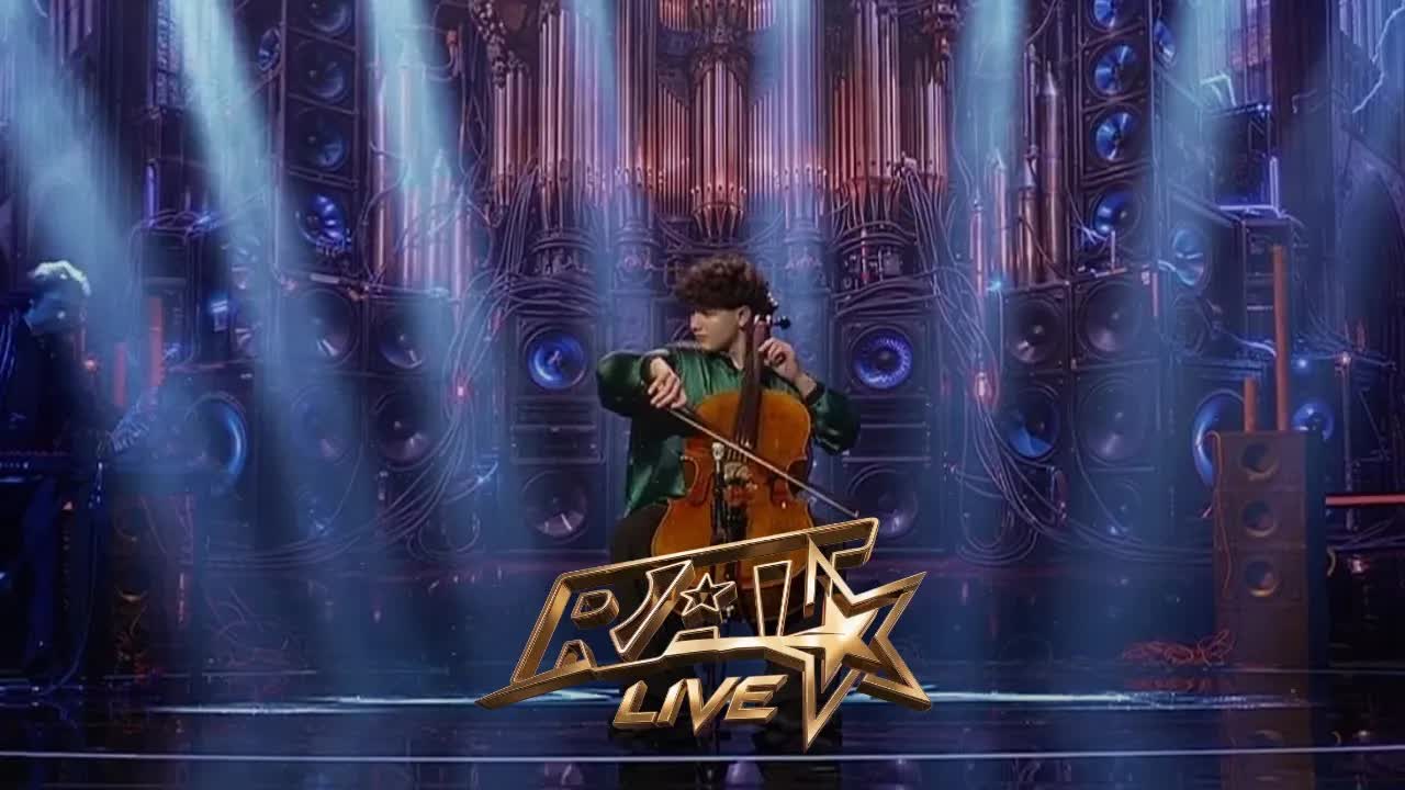 Tiago Suma cântă AC/DC pe violoncel