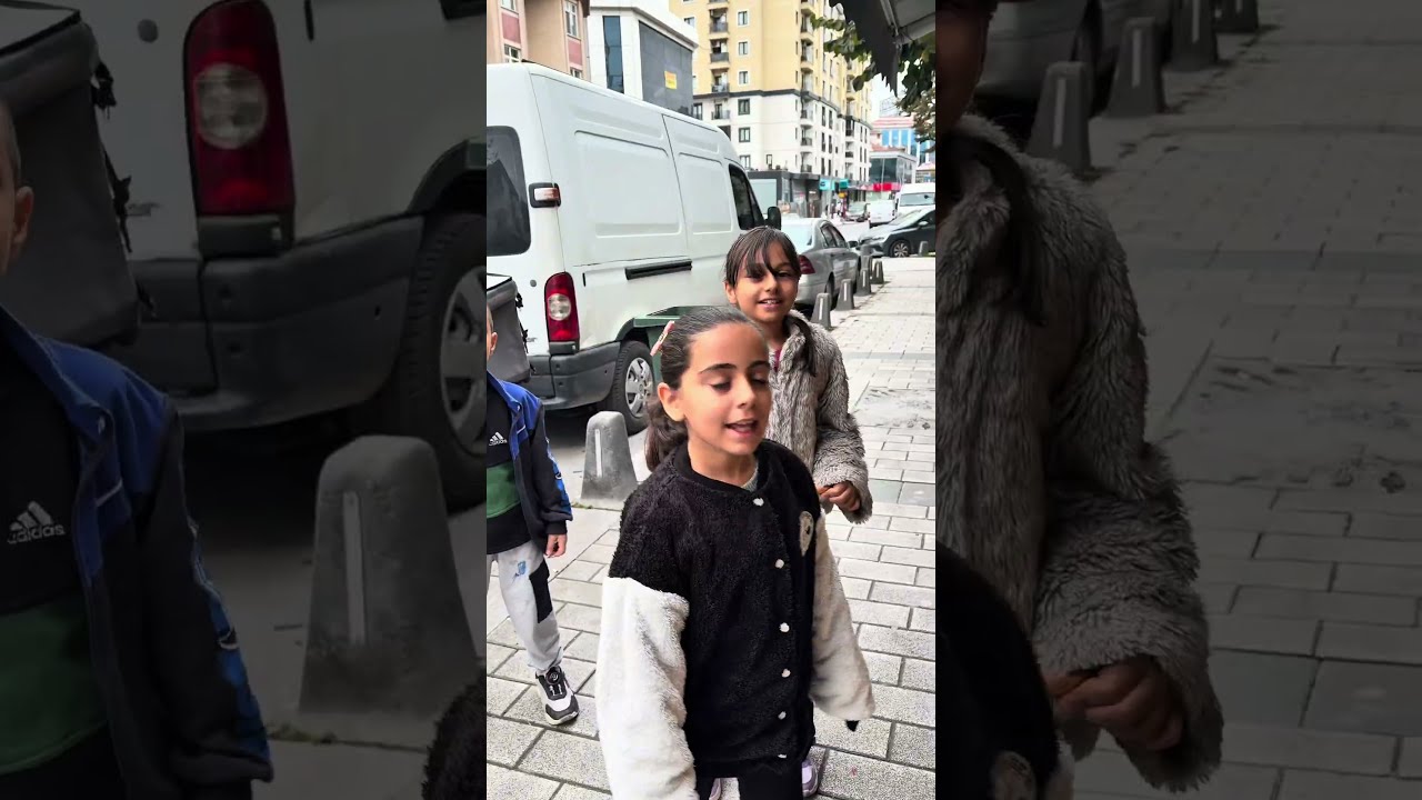 Marketten Bir Şey Alırken