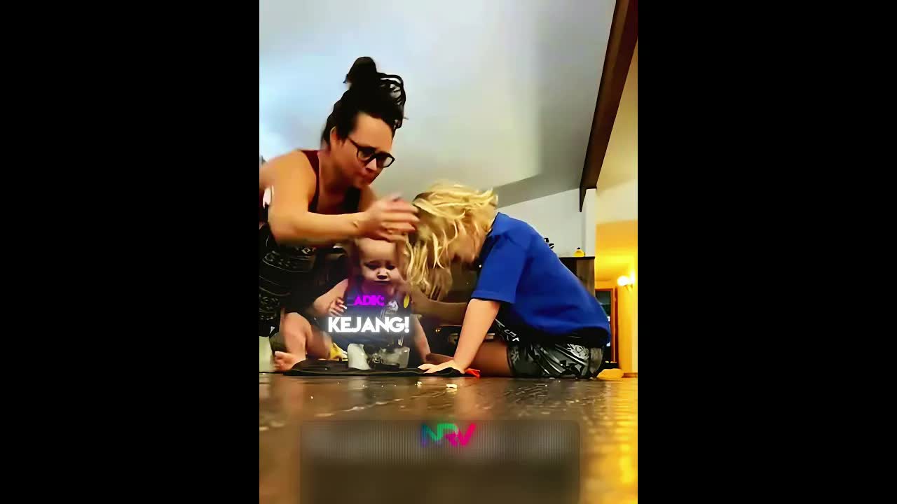 Adik Kecil Menyelamatkan Kakak yang Kejang