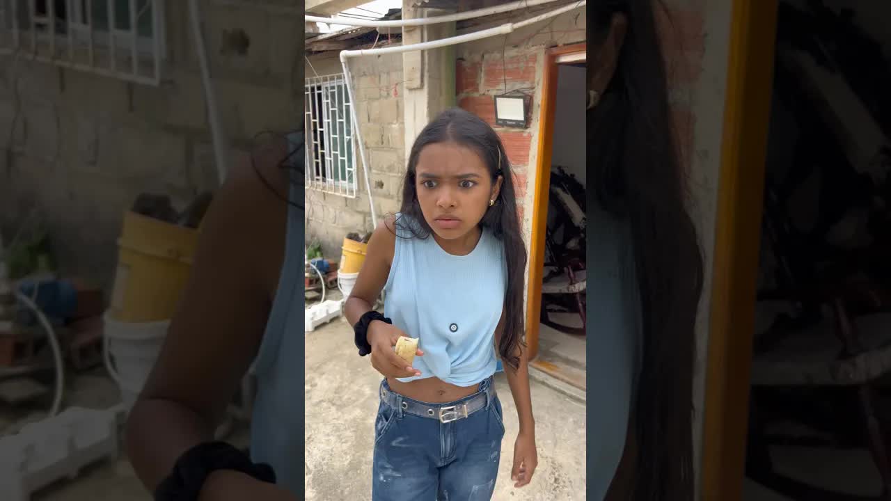 Broma con las empanadas del papá