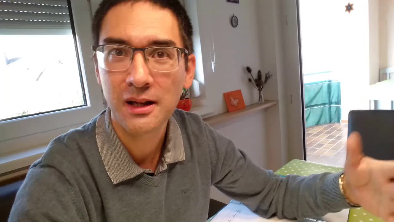 Mi Korektas Taskojn de Miaj Lernantoj