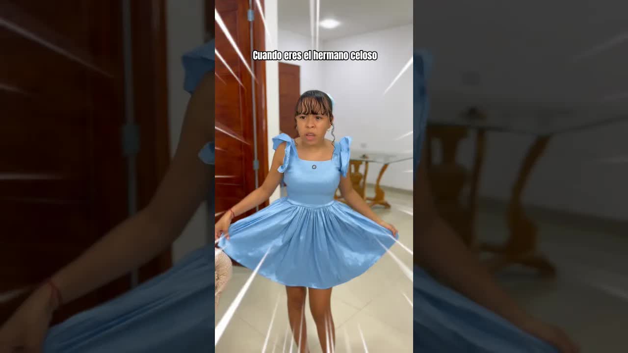 Hermano celoso critica el vestido corto