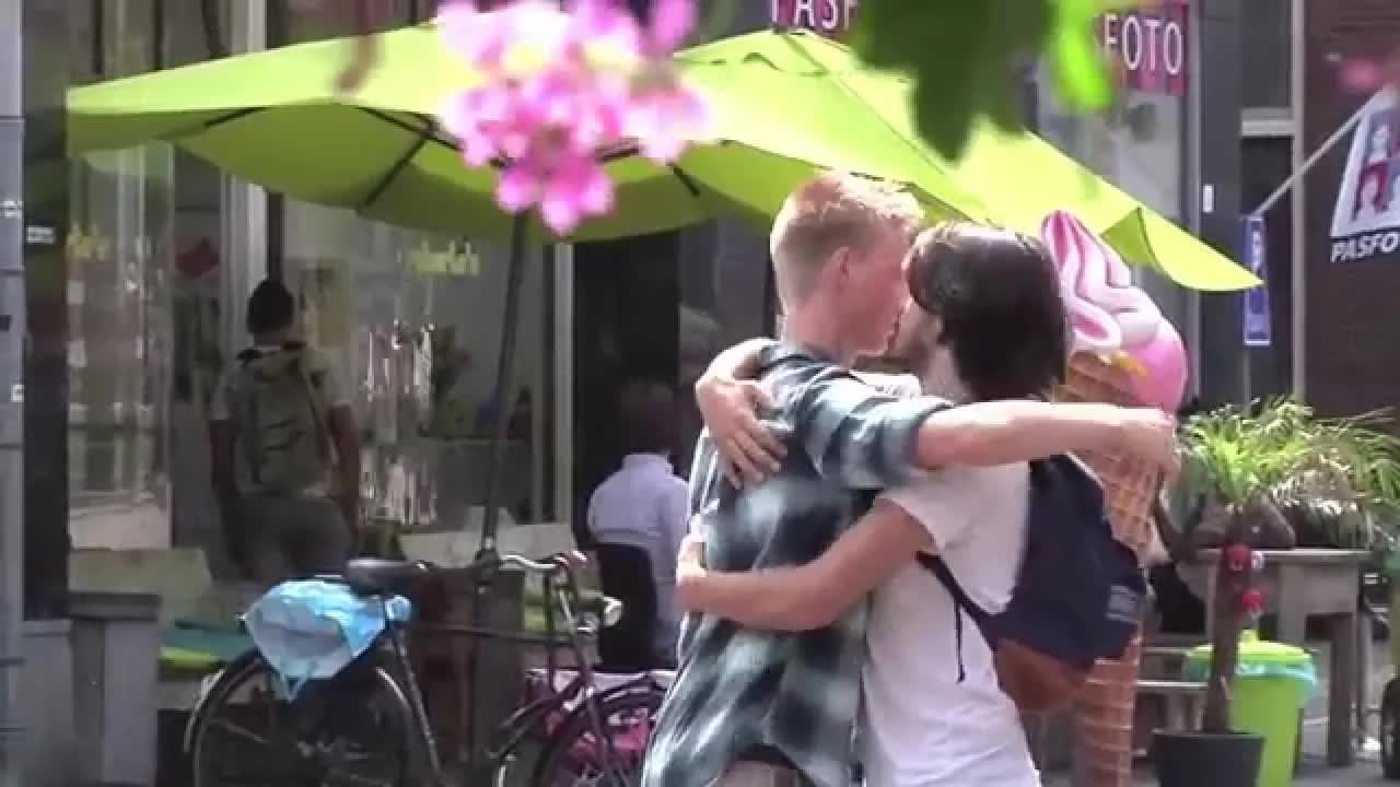 Streetlab: Personal Space Experiment