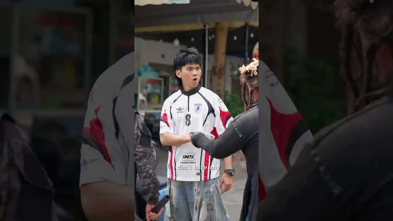 Tôi Đói Quá: Cảnh Cười Khi Mở Hàng