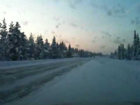 Fotograferar testbilar och snö i Arvidsjaur