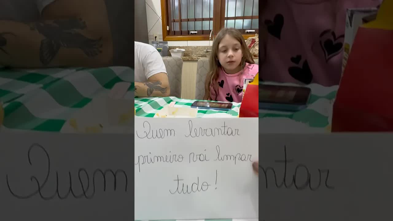 Quem levantar primeiro limpa a cozinha