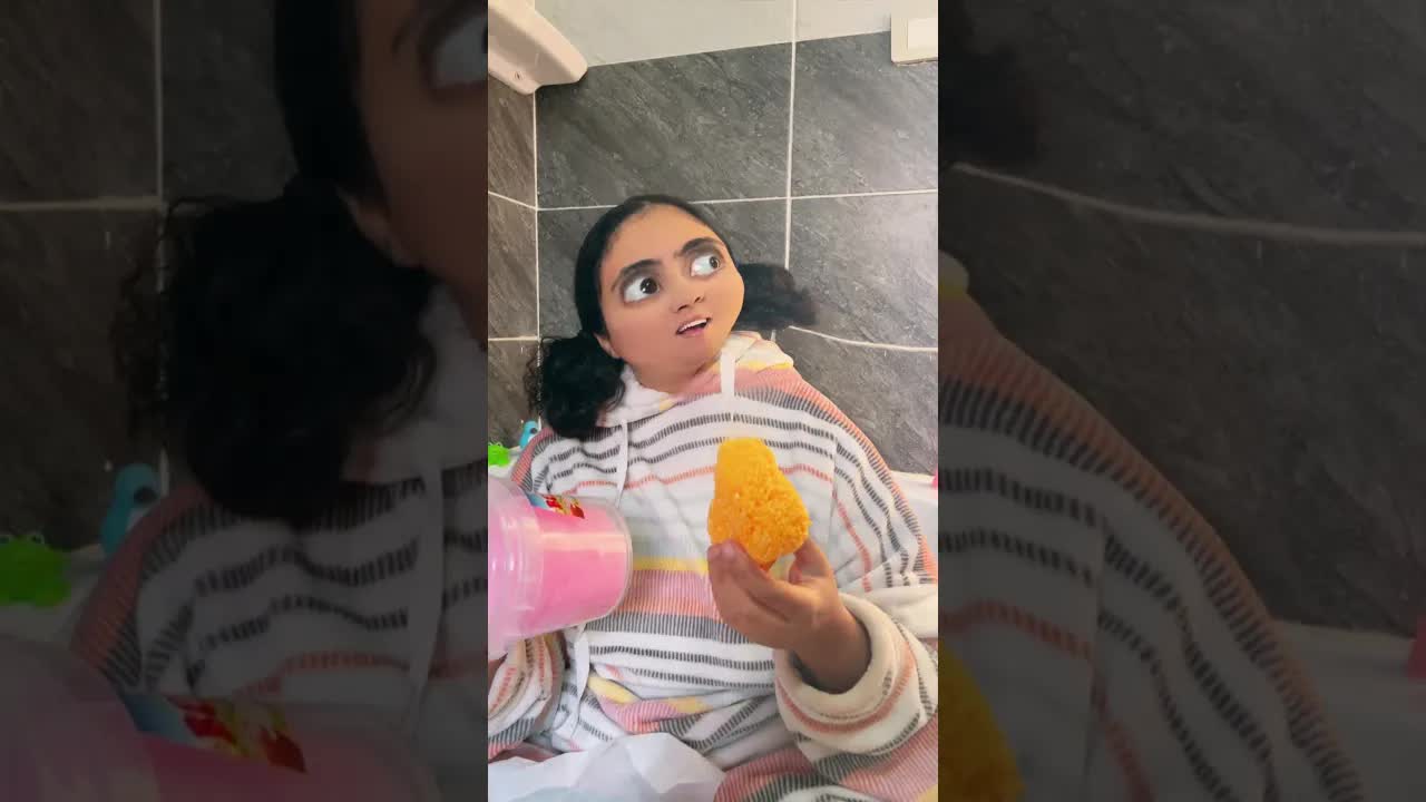 أمونة ما تحبتش تستحم