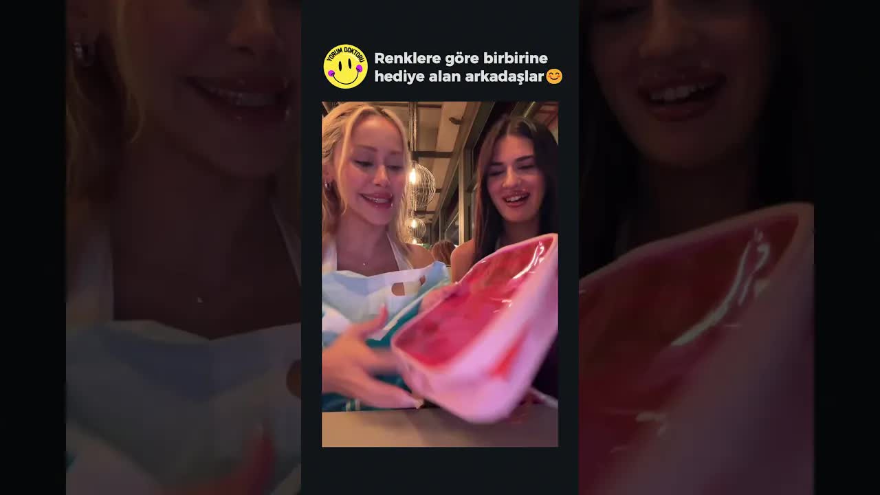 Renklere Göre Hediye Değişimi Komedi