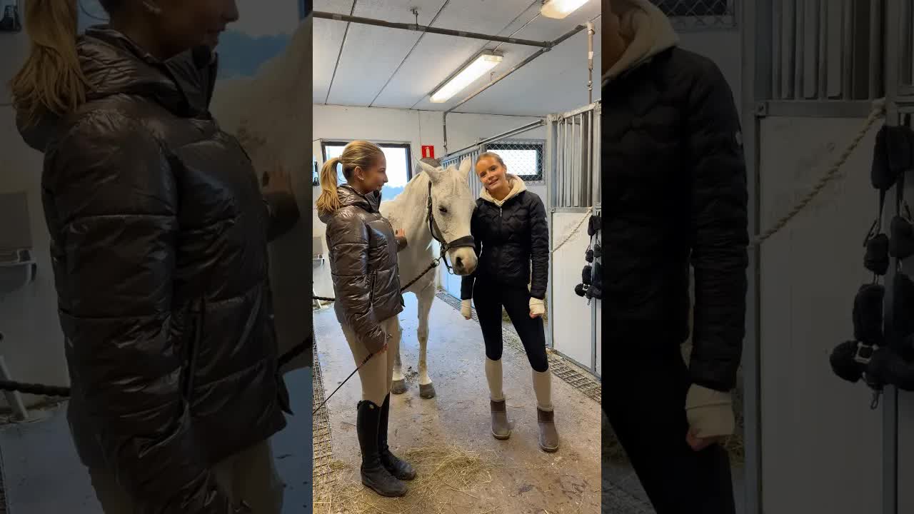 Alva väljer sin häst Scotty