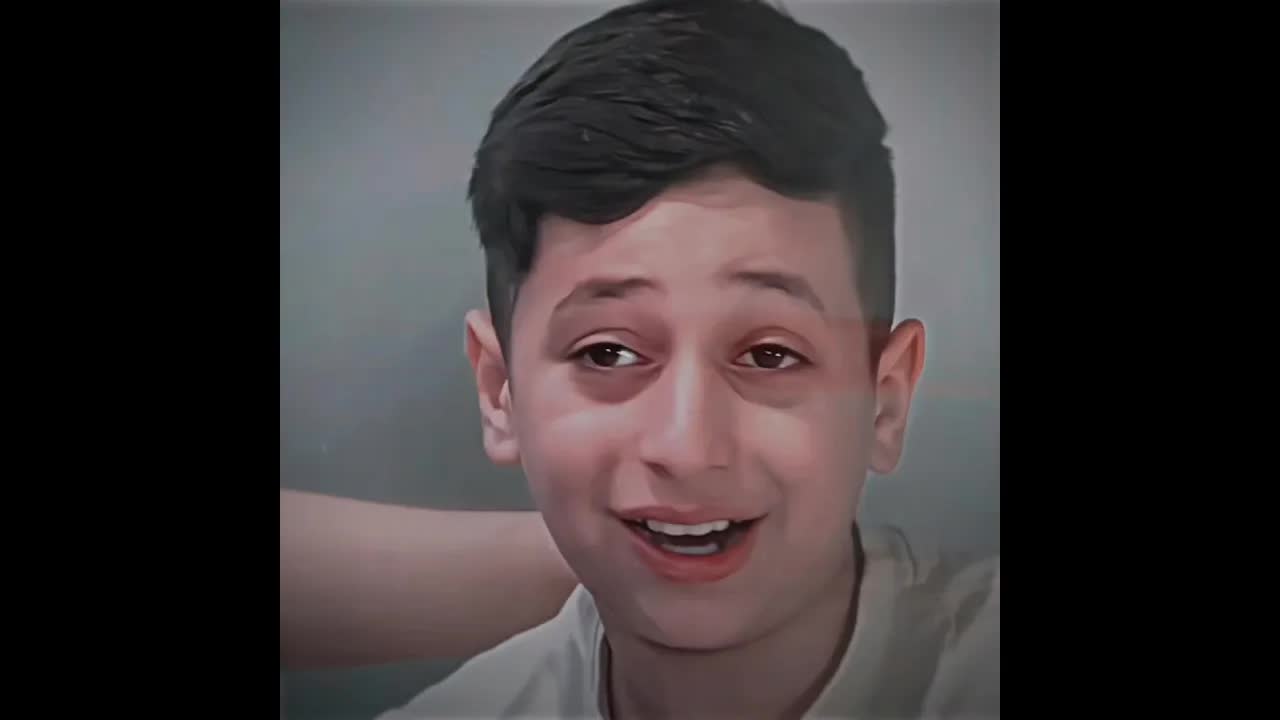 دموع طفل عند رؤية أخيه من ذوي الهمم