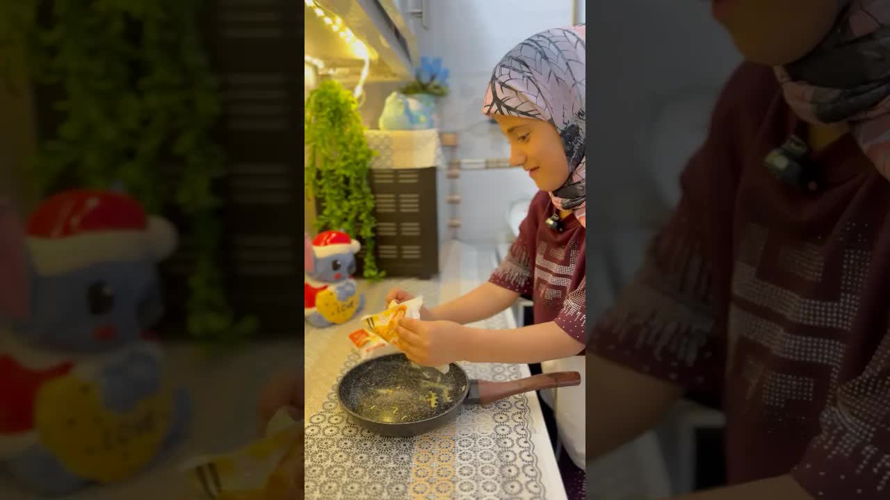 بابا جاي من الشغل وطلب أكل