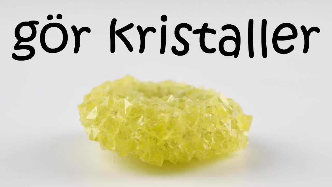 Gör egna kristaller med alun och piprensare