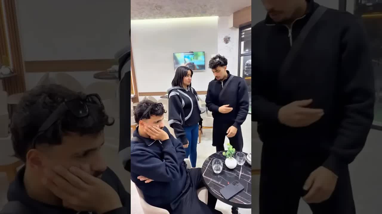 موقف مضحك للتوأم مع فتاة جديدة
