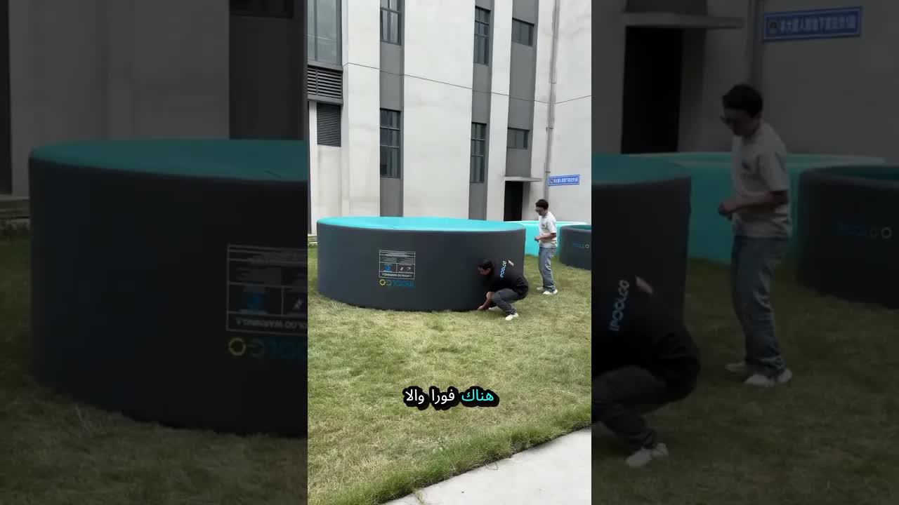 ظن الابن أن والده عالق في صندوق