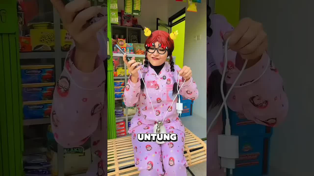 Kasus Kabel HP Nyangkut di Gelas