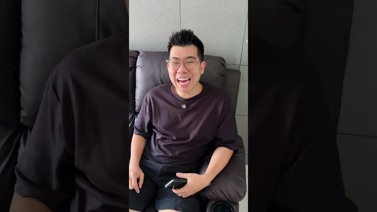 Abang rebut mainan adik, ayah turun tangan