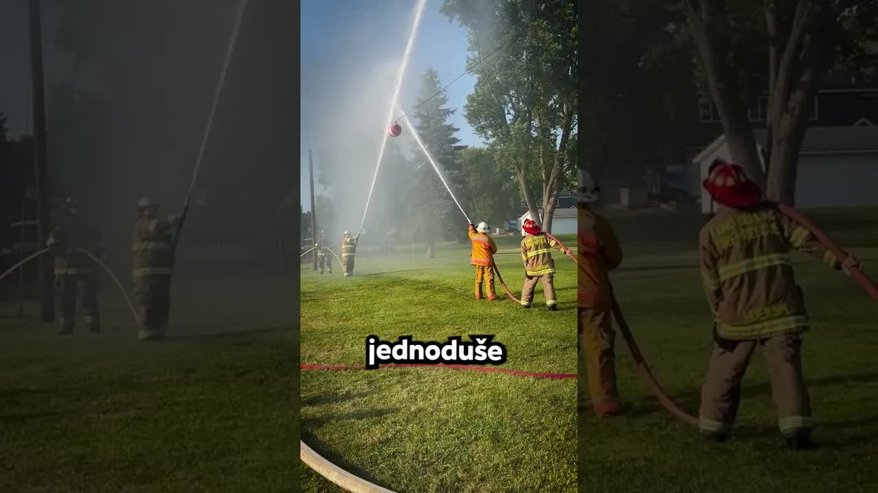 Hasiči soutěží v síle s hadicemi