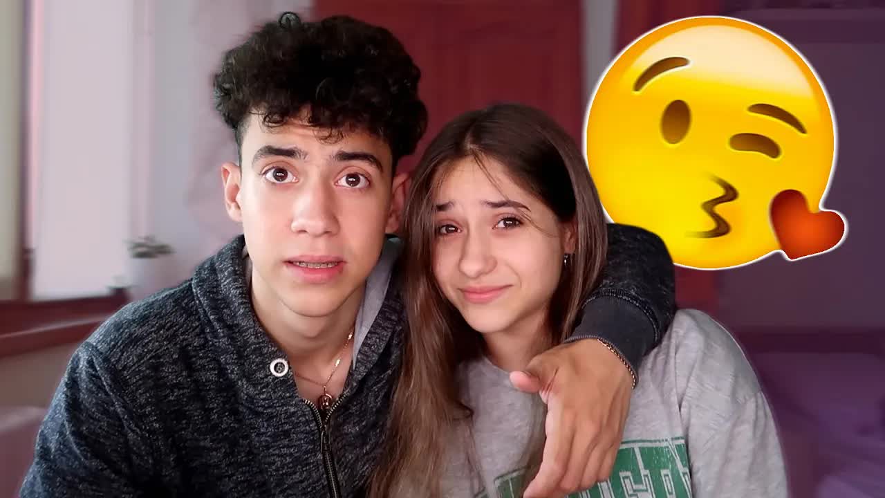 Vlog cu sora mea: amintiri din școală și bani găsiți