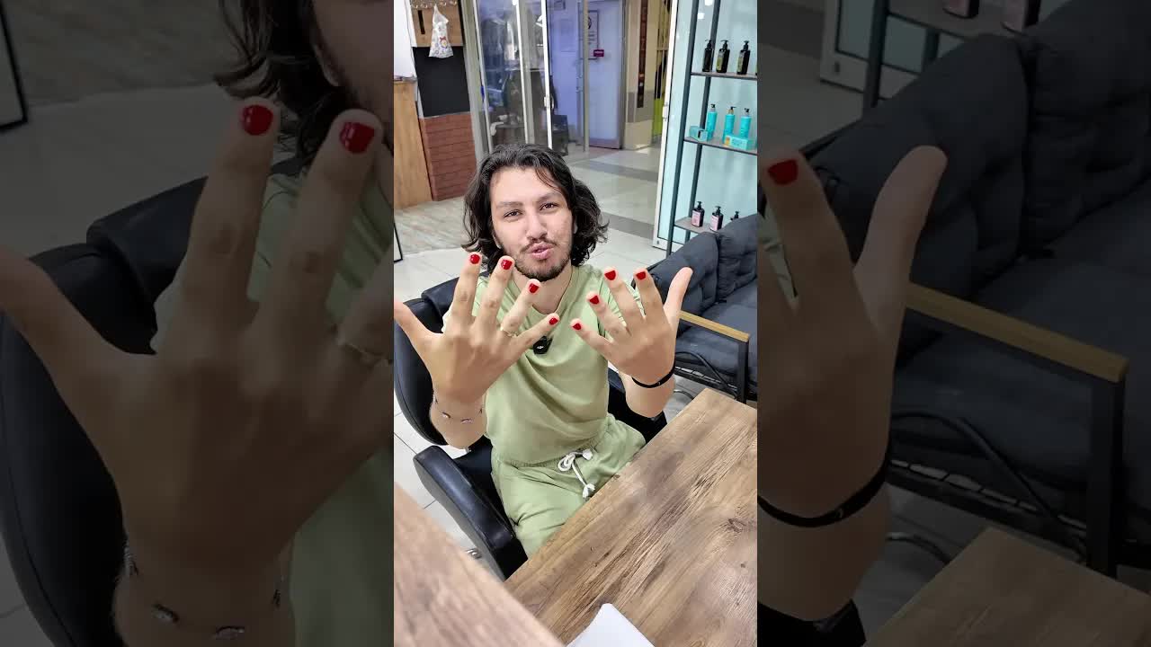 Erkek Tırnaklarına Kırmızı Oje Sürenin Tepkisi