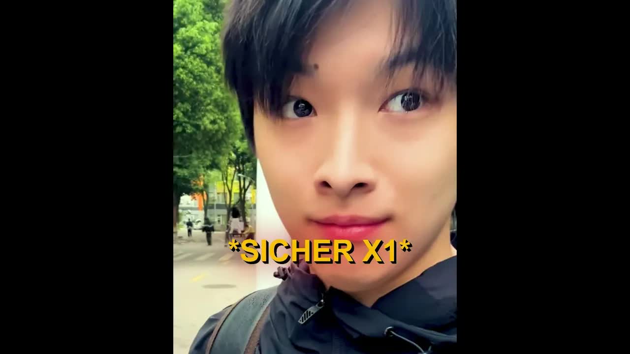 Sie ist gegen einen Pfosten gelaufen und er musste lachen