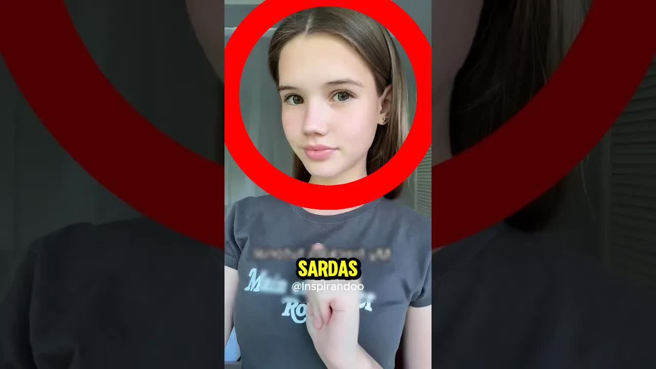Garota aplica produto para criar sardas falsas