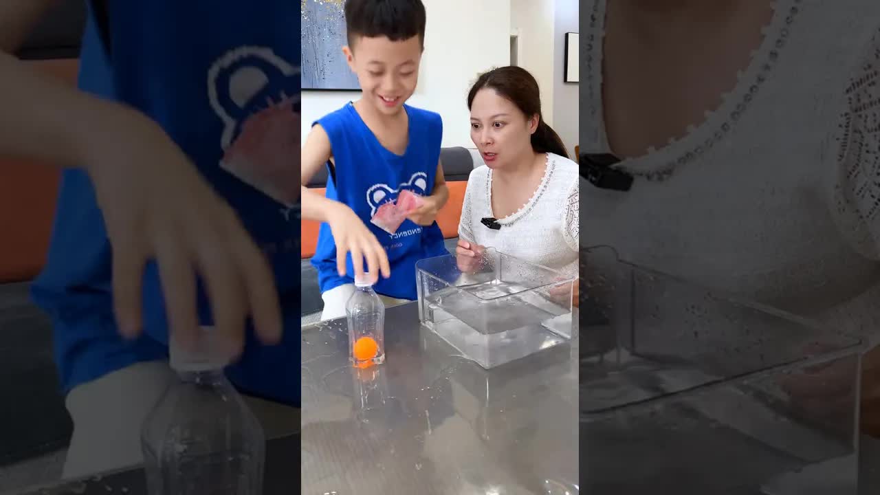 Trò thách đố lấy tiền của mẹ bằng bóng