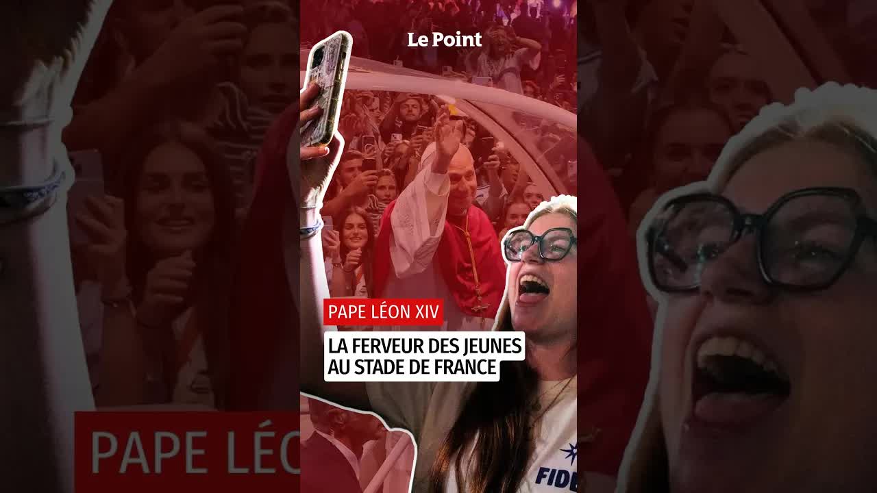 La ferveur des jeunes catholiques au Stade de France