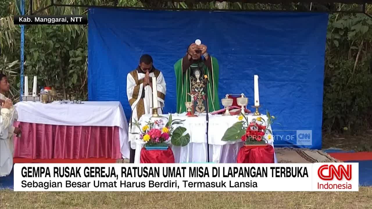 Gempa Rusak Gereja, Umat Misa di Lapangan Terbuka
